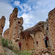 Marion and Jutta in the ruins of the castle